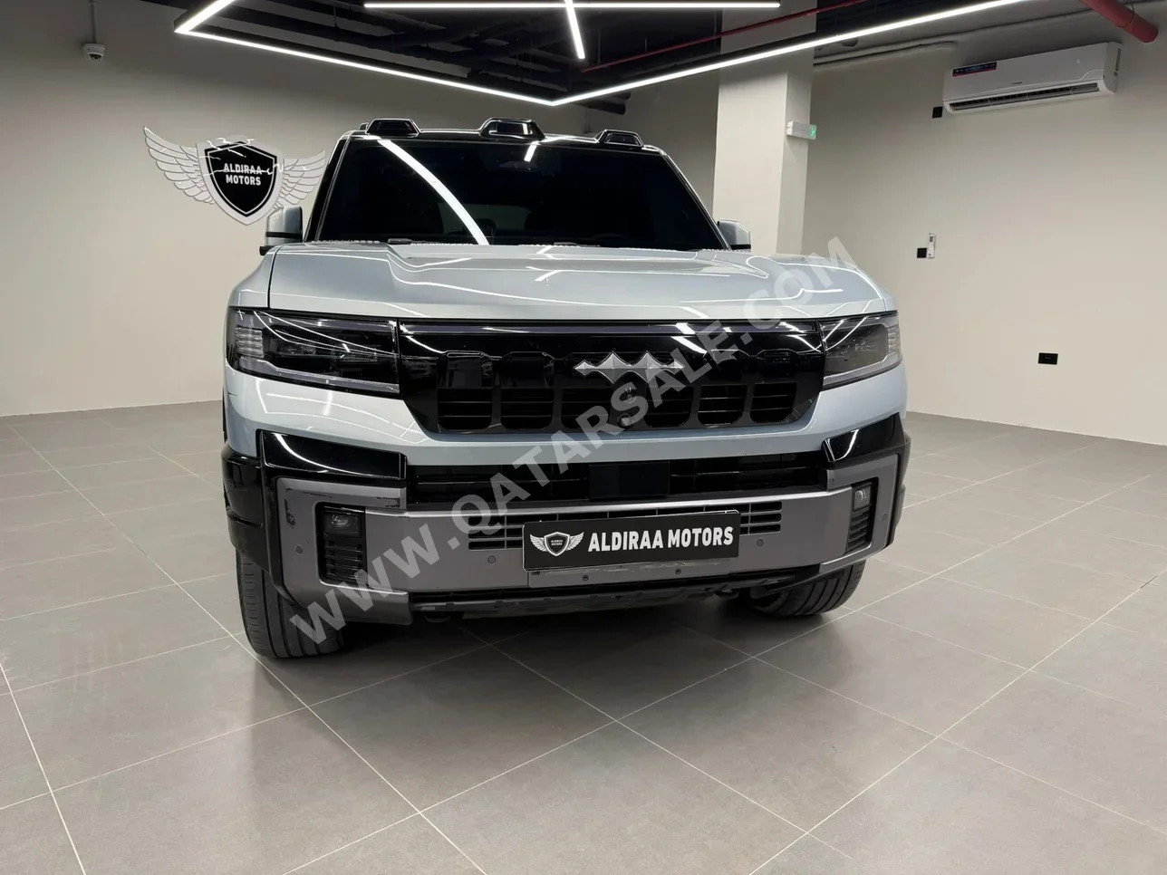 BYD  Leopard 8  Flagship  2025  Automatic  29,000 Km  4 Cylinder  Four Wheel Drive (4WD)  SUV  Gray  With Warranty