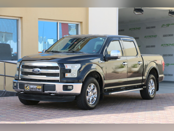 فورد أف 150 لاريت 2015 اوتوماتيك 180,000 كم 8 سلندر دفع رباعي بيكب أسود
