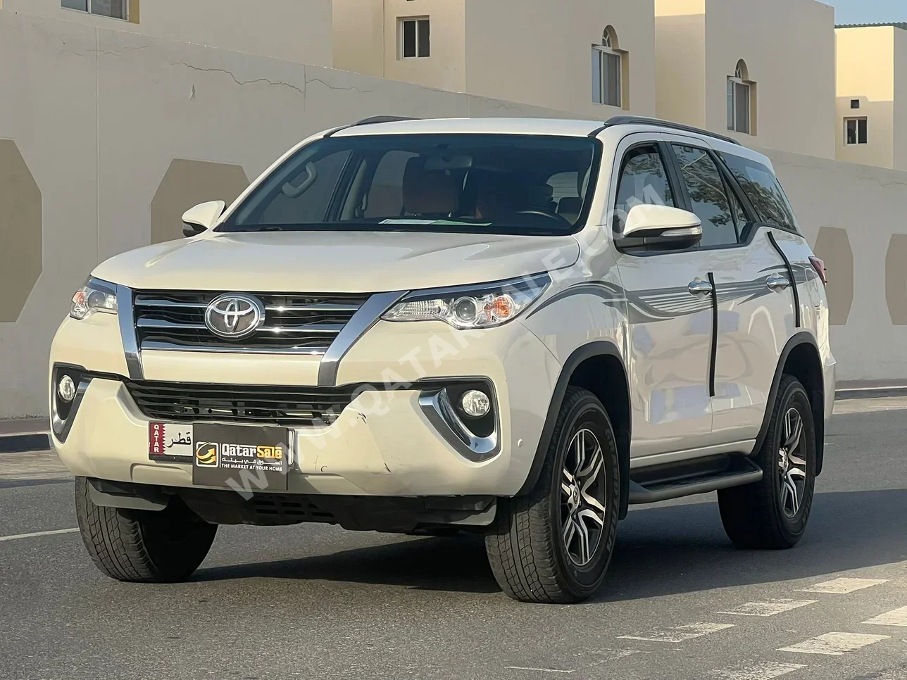 Toyota  Fortuner  2017  Automatic  146,000 Km  6 Cylinder  Four Wheel Drive (4WD)  SUV  White