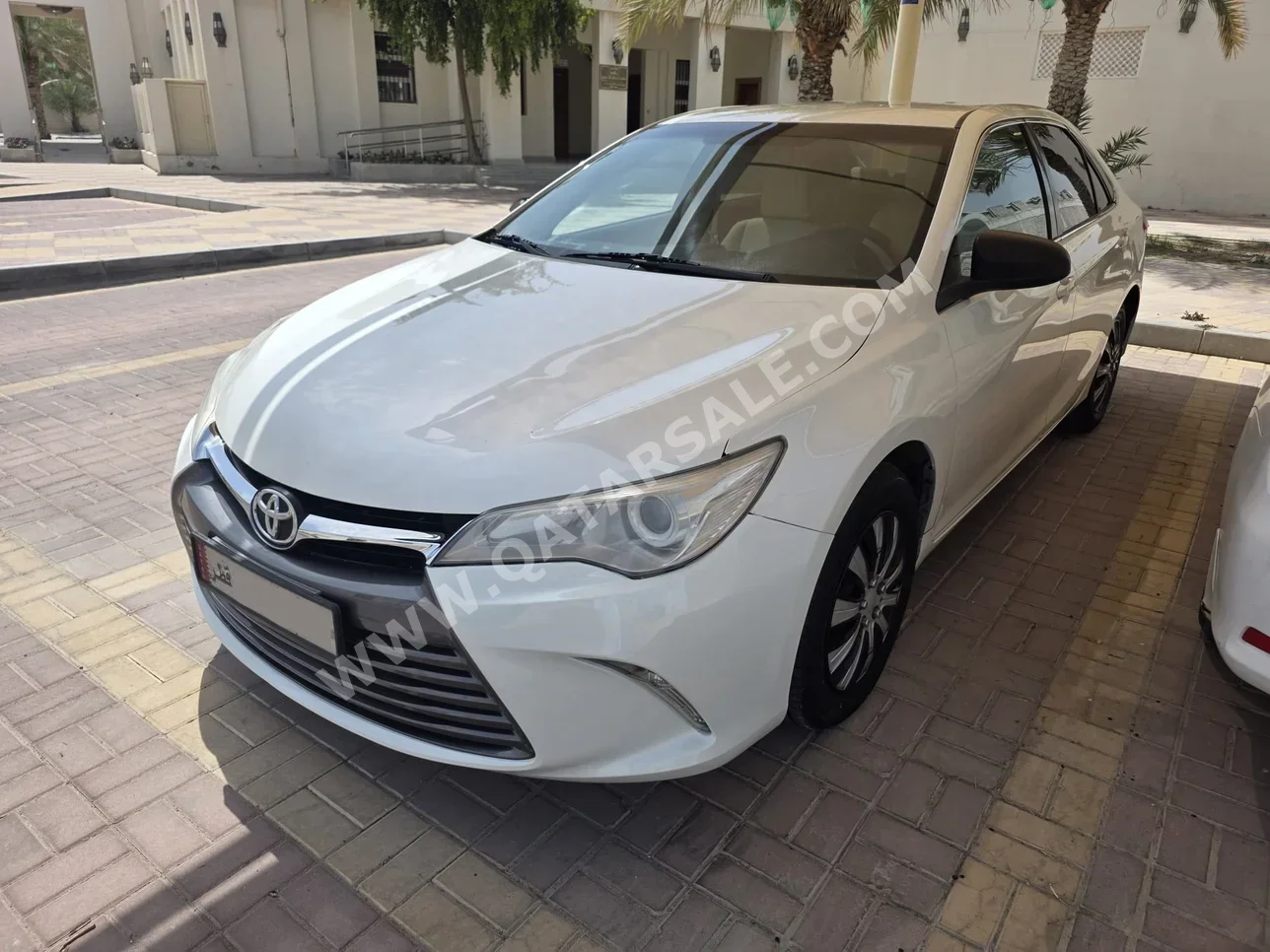Toyota  Camry  GL  2016  Automatic  266,000 Km  4 Cylinder  Front Wheel Drive (FWD)  Sedan  White