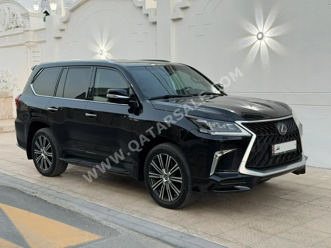 Lexus  LX  570 S  2018  Automatic  143,000 Km  8 Cylinder  Four Wheel Drive (4WD)  SUV  Black