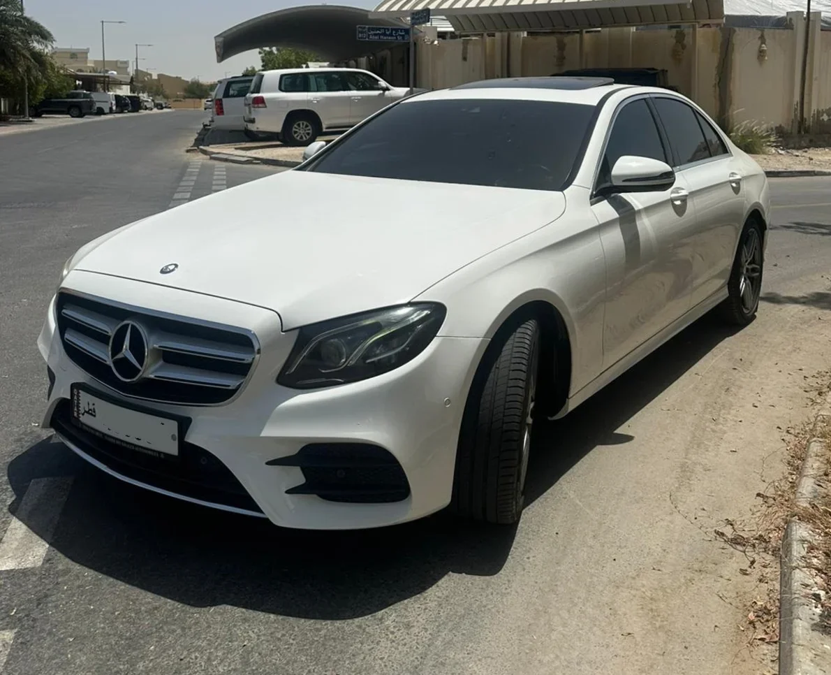 Mercedes-Benz E-Class 200 2017 Automatic 53,000 Km 4 Cylinder Rear Wheel Drive (RWD) Sedan White
