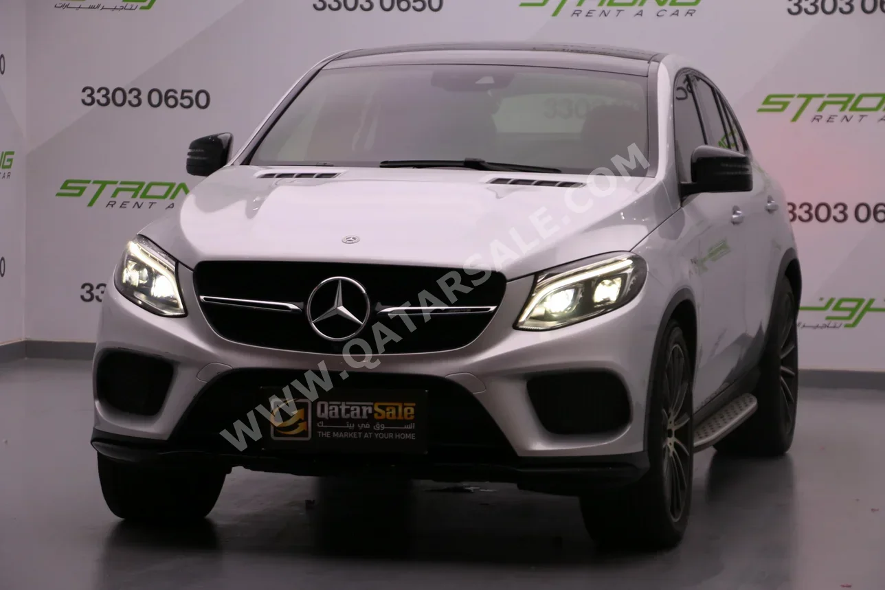 مرسيدس - بنز  جي ال اي  43 AMG  2019  اوتوماتيك  165,000 كم  6 سلندر  دفع رباعي  اس يو في  فضي
