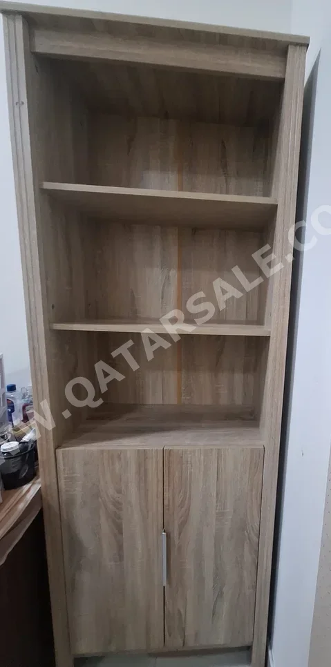 مكتبات و وحدات رفوف وحدة رفوف مع أبواب  - بان ايماريتس  - بنى