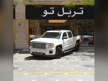 GMC  Sierra  Denali  2015  Automatic  198,900 Km  8 Cylinder  Four Wheel Drive (4WD)  Pick Up  White