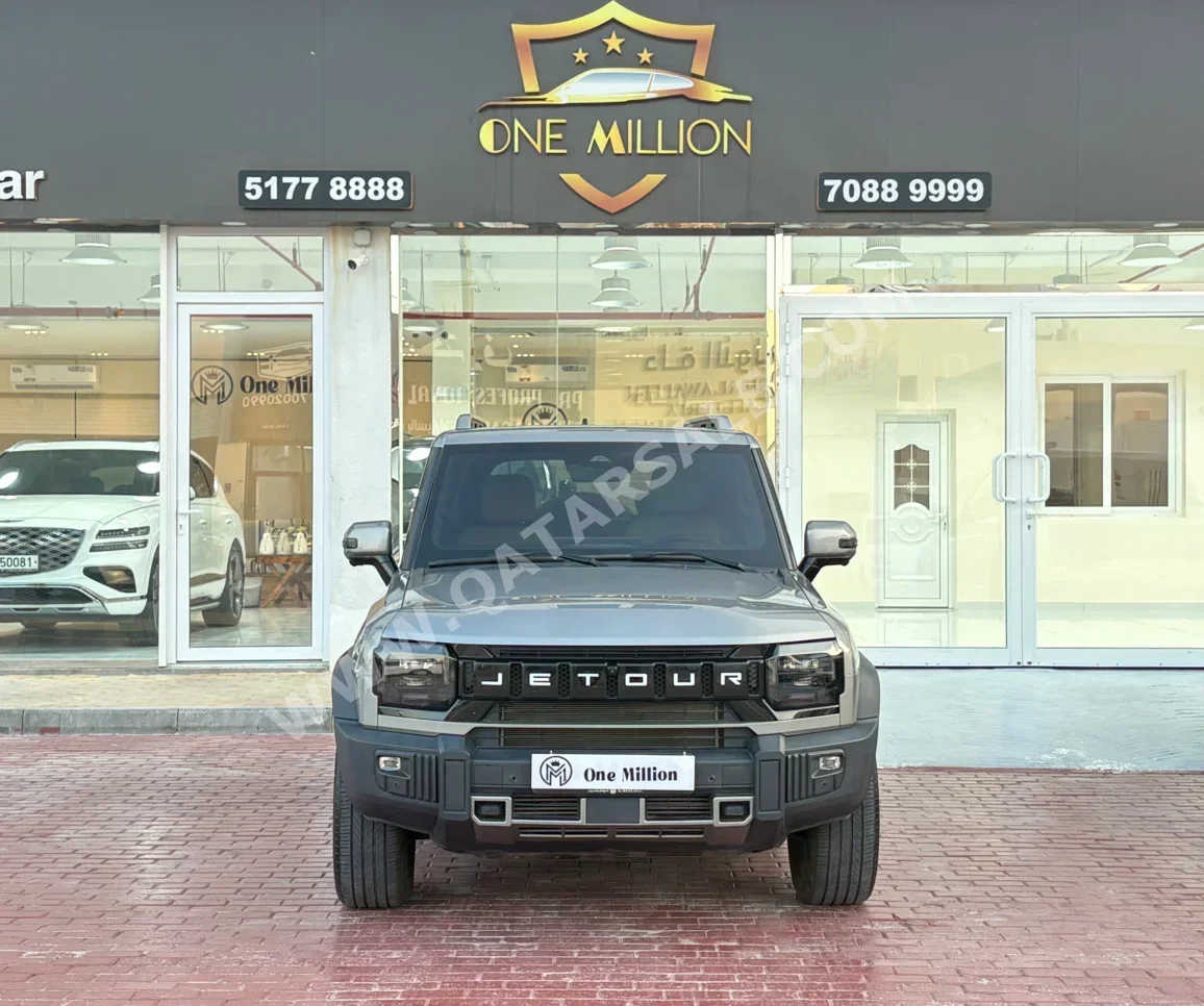 Jetour  T2  Luxury  2025  Automatic  21,000 Km  4 Cylinder  Four Wheel Drive (4WD)  SUV  Gray  With Warranty