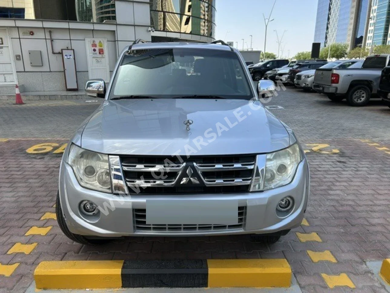 Mitsubishi  Pajero  3.5  2014  Automatic  144,500 Km  6 Cylinder  Four Wheel Drive (4WD)  SUV  Silver