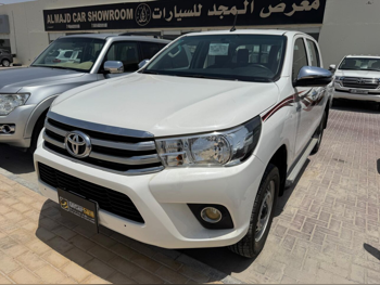 Toyota  Hilux  2022  Automatic  25,000 Km  4 Cylinder  Four Wheel Drive (4WD)  Pick Up  White