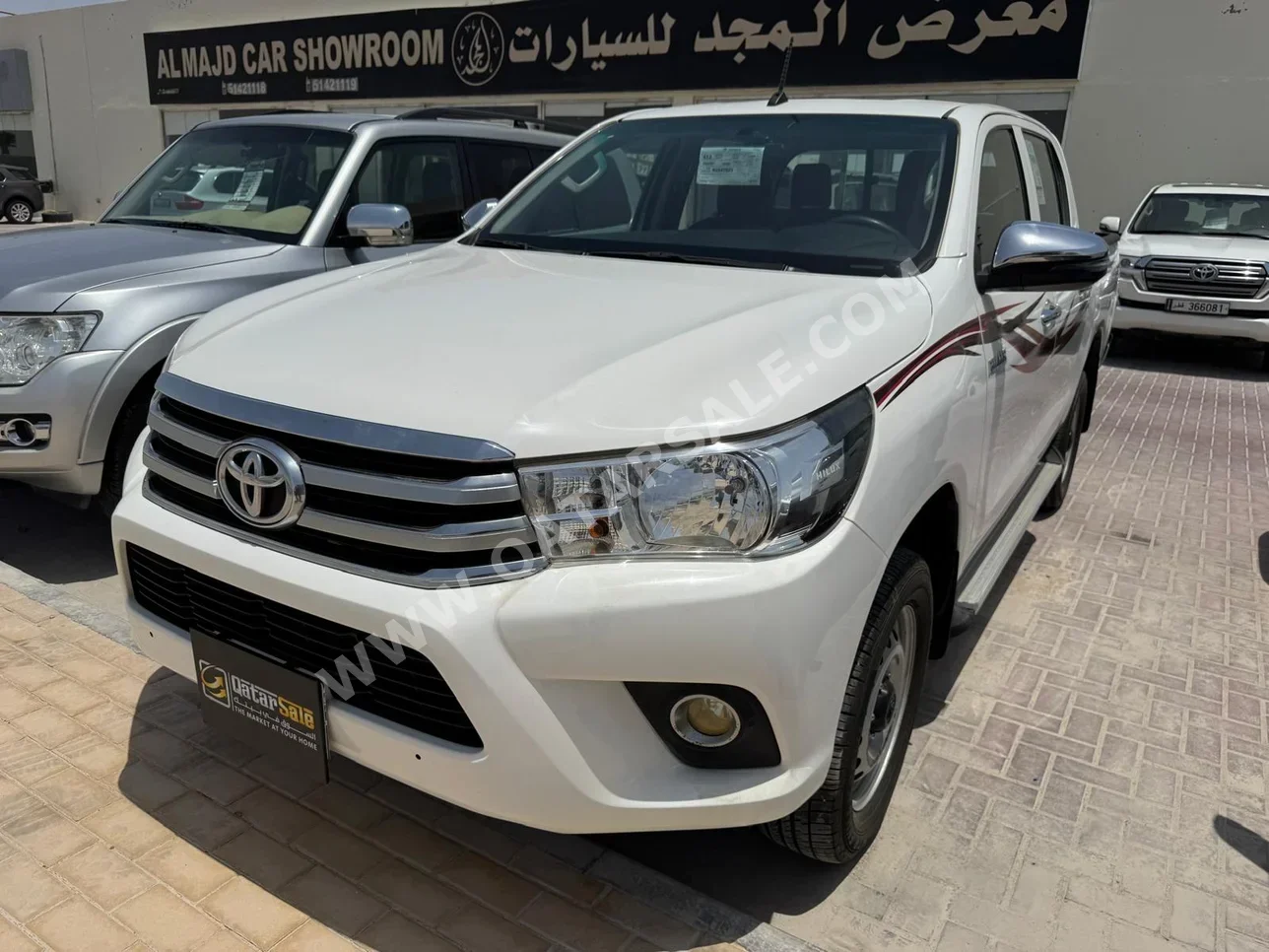 Toyota  Hilux  2022  Automatic  25,000 Km  4 Cylinder  Four Wheel Drive (4WD)  Pick Up  White