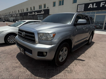Toyota Sequoia SR5 2012 Automatic 251,000 Km 8 Cylinder Four Wheel Drive (4WD) SUV Gray