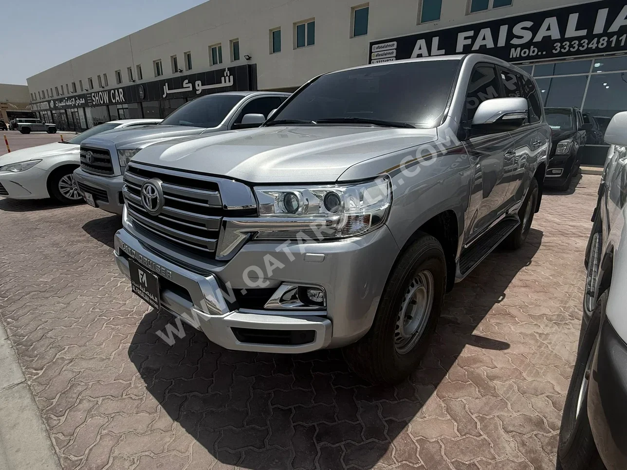 Toyota Land Cruiser GXR 2018 Automatic 208,000 Km 8 Cylinder Four Wheel Drive (4WD) SUV Silver