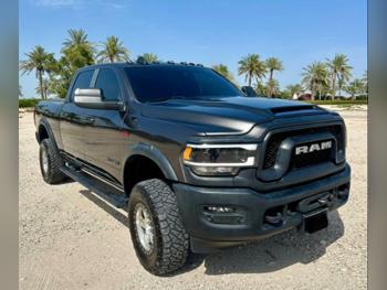 Dodge  Ram  2500 Power Wagon  2022  Automatic  33,000 Km  8 Cylinder  Four Wheel Drive (4WD)  Pick Up  Gray and Black