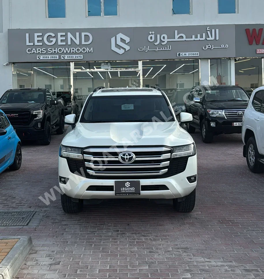 تويوتا  لاند كروزر  جي اكس ار  2024  اوتوماتيك  19,000 كم  6 سلندر  دفع رباعي  اس يو في  أبيض لؤلؤي  تحت الضمان