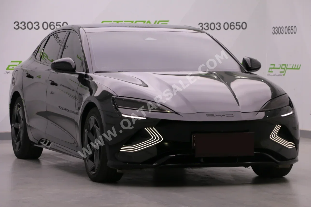 BYD  Seal  2025  Automatic  27,000 Km  0 Cylinder  All Wheel Drive (AWD)  Sedan  Black  With Warranty