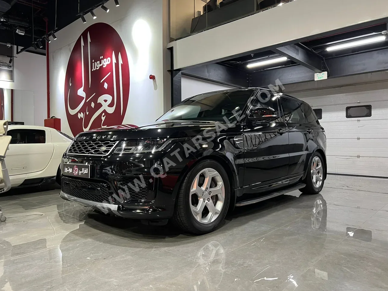 لاند روفر  رنج روفر  سبورت اتش اس اي  2019  اوتوماتيك  124,000 كم  6 سلندر  دفع رباعي  اس يو في  أسود