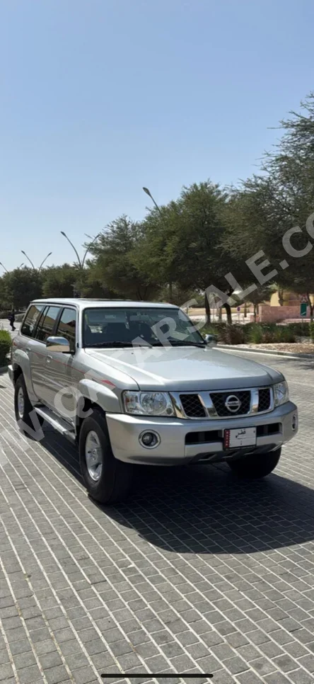 Nissan  Patrol  Safari  2017  Manual  173,000 Km  6 Cylinder  Four Wheel Drive (4WD)  SUV  Silver