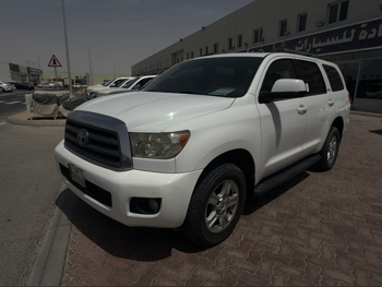 Toyota  Sequoia  SR5  2012  Automatic  290,000 Km  8 Cylinder  Four Wheel Drive (4WD)  SUV  White