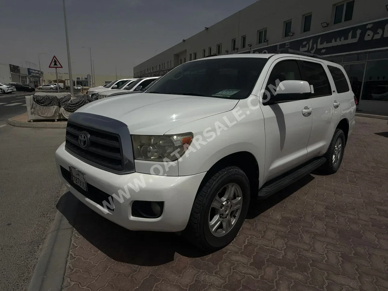 Toyota  Sequoia  SR5  2012  Automatic  290,000 Km  8 Cylinder  Four Wheel Drive (4WD)  SUV  White