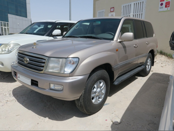 Toyota  Land Cruiser  VXR  2003  Automatic  297,000 Km  8 Cylinder  Four Wheel Drive (4WD)  SUV  Gold
