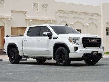 GMC Sierra Elevation 2019 Automatic 193,000 Km 8 Cylinder Four Wheel Drive (4WD) Pick Up White