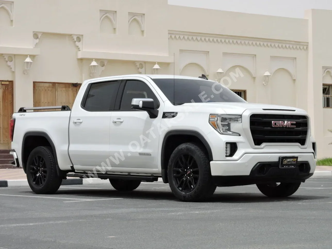 GMC Sierra Elevation 2019 Automatic 193,000 Km 8 Cylinder Four Wheel Drive (4WD) Pick Up White