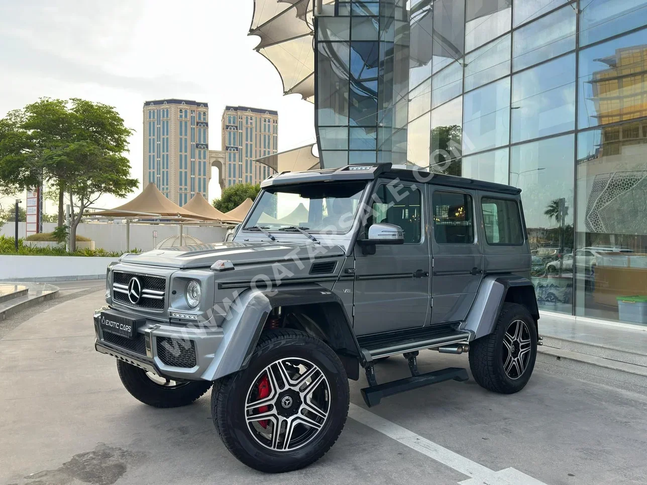 مرسيدس - بنز  جي - كلاس  500 4x4  2018  اوتوماتيك  23,000 كم  8 سلندر  دفع رباعي  اس يو في  فضي