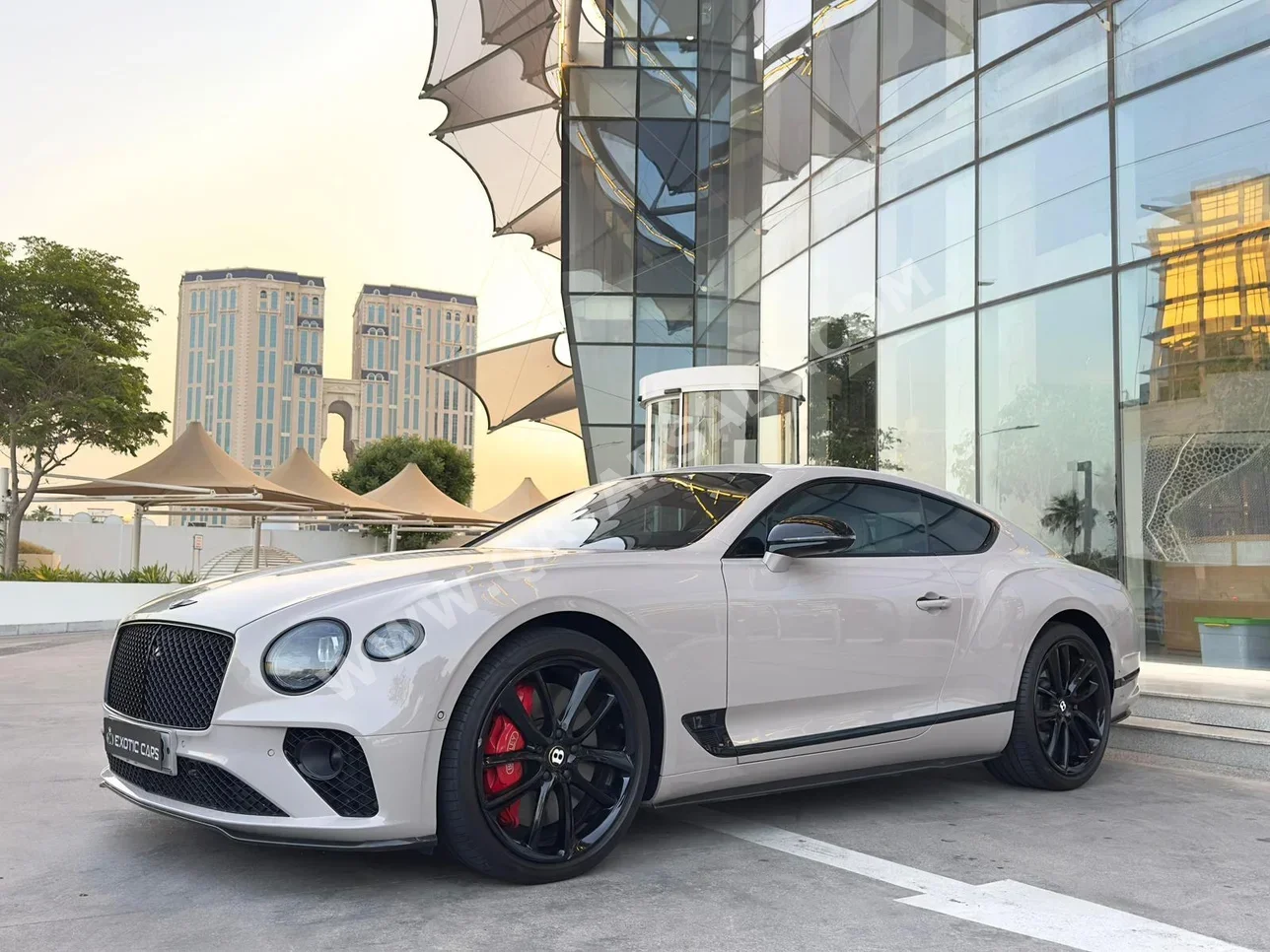 Bentley  Continental  GT  2019  Automatic  27,000 Km  12 Cylinder  All Wheel Drive (AWD)  Coupe / Sport  Beige