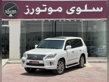 Lexus  LX  570  2013  Automatic  275,000 Km  8 Cylinder  Four Wheel Drive (4WD)  SUV  White