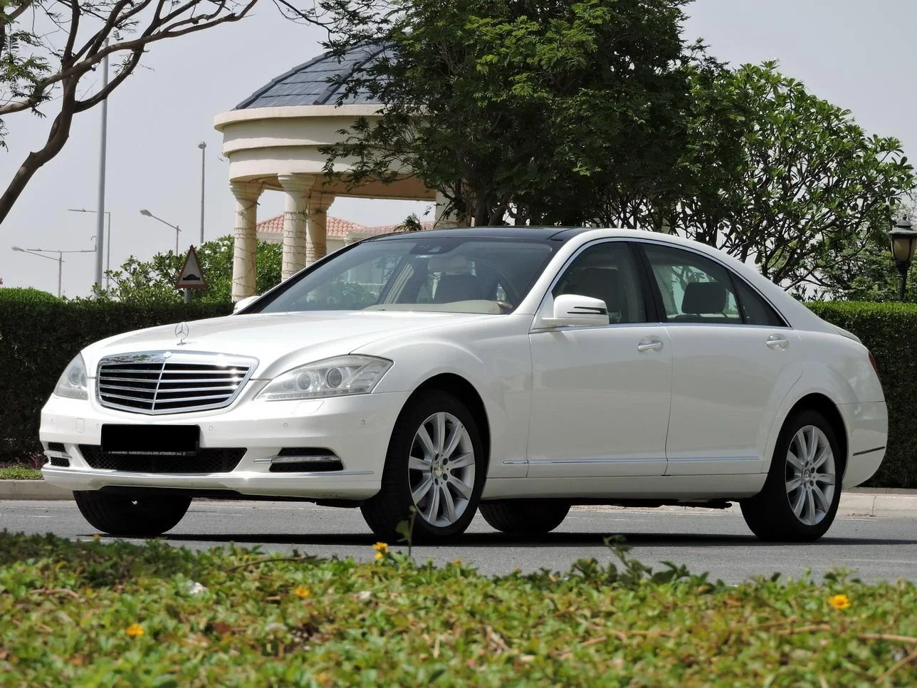 Mercedes-Benz S-Class 350 2010 Automatic 52,000 Km 6 Cylinder Rear Wheel Drive (RWD) Sedan White