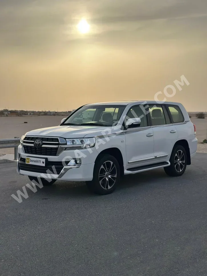 Toyota Land Cruiser VXR 2021 Automatic 158,000 Km 8 Cylinder Four Wheel Drive (4WD) SUV White