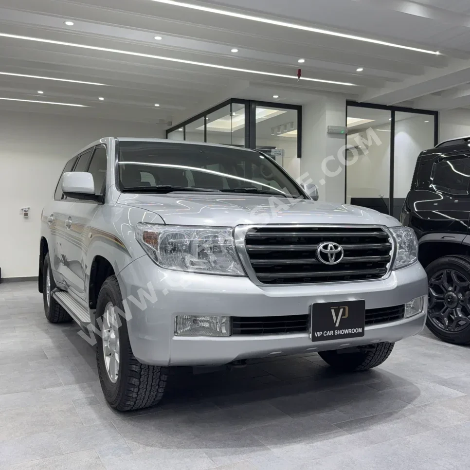 Toyota Land Cruiser GX 2009 Automatic 320,000 Km 6 Cylinder Four Wheel Drive (4WD) SUV Silver