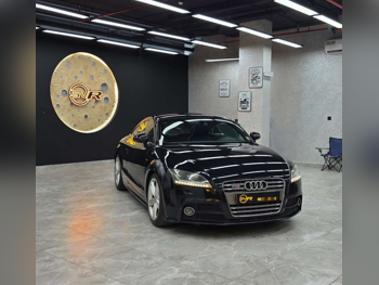Audi  TT  2013  Automatic  230,000 Km  4 Cylinder  Rear Wheel Drive (RWD)  Coupe / Sport  Black