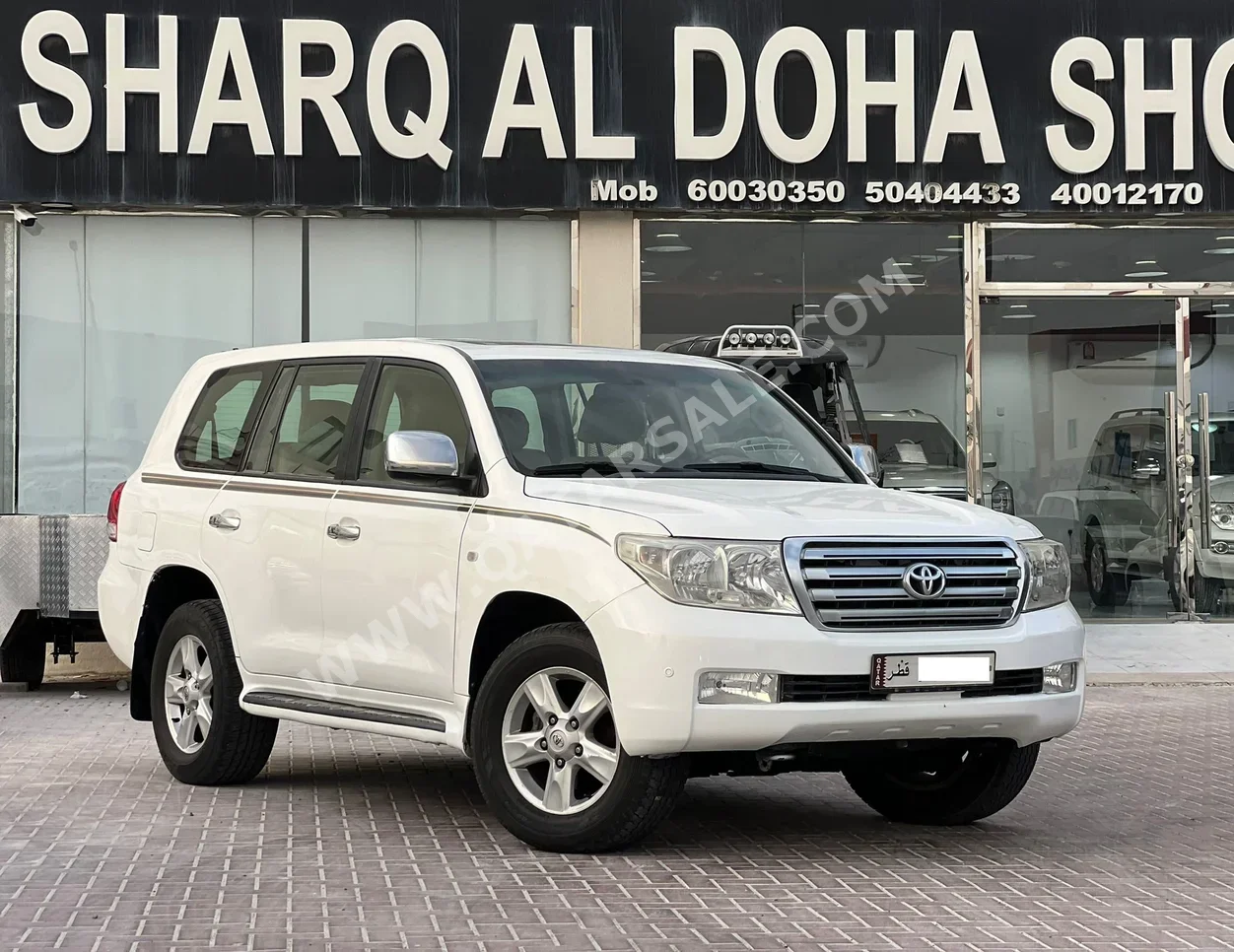 Toyota  Land Cruiser  VXR  2010  Automatic  436,000 Km  8 Cylinder  Four Wheel Drive (4WD)  SUV  White