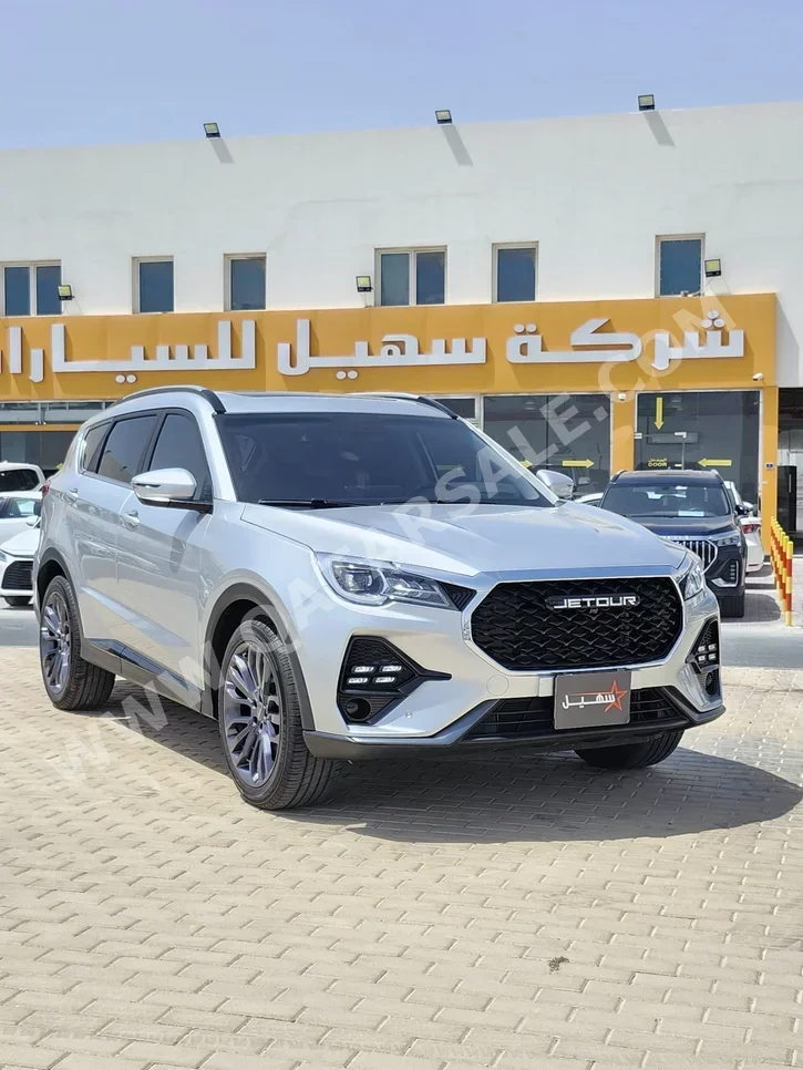 جيتور  اكس 70  كومفورت  2025  اوتوماتيك  23,000 كم  4 سلندر  دفع خلفي  اس يو في  فضي  تحت الضمان