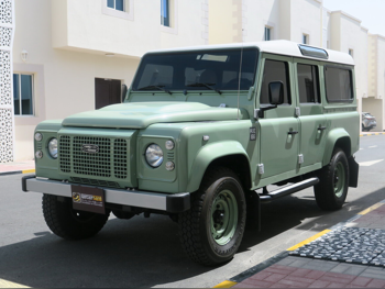 Land Rover  Defender  110  2012  Automatic  46,900 Km  4 Cylinder  Four Wheel Drive (4WD)  SUV  Green