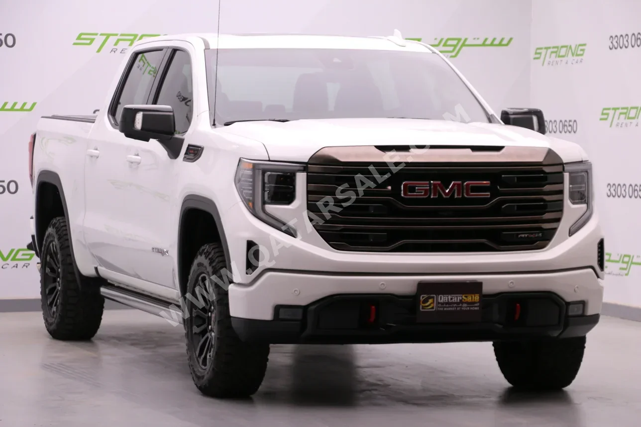 GMC  Sierra  AT4  2022  Automatic  85,000 Km  8 Cylinder  Four Wheel Drive (4WD)  Pick Up  White  With Warranty