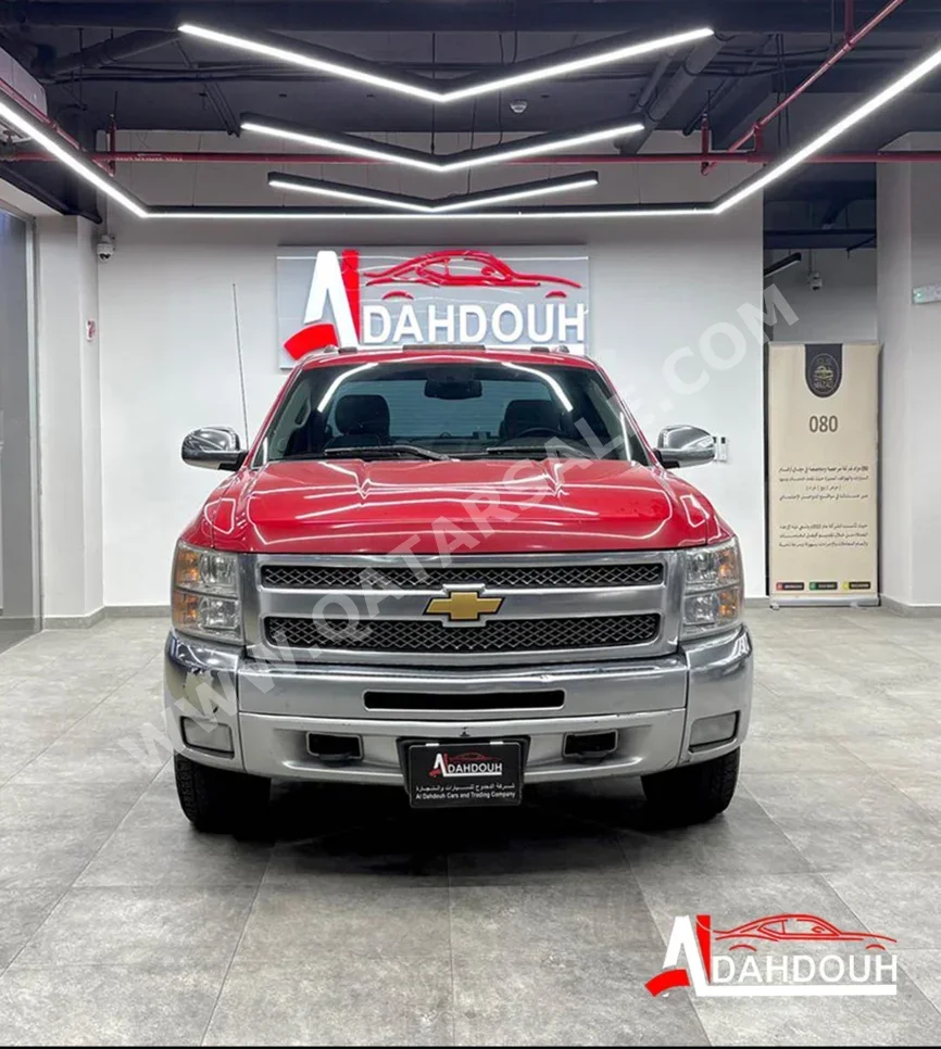 Chevrolet Silverado Z71 2012 Automatic 267,000 Km 8 Cylinder Four Wheel Drive (4WD) Pick Up Red