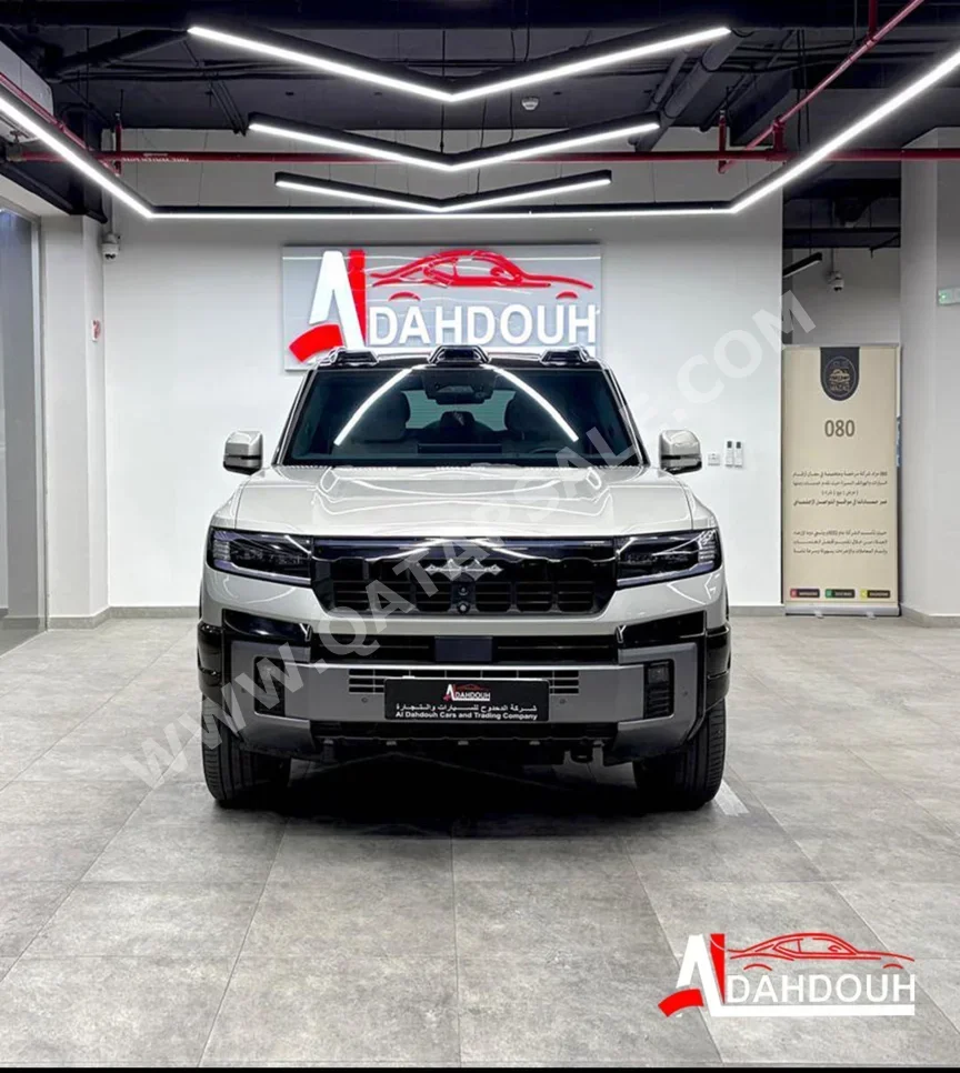 BYD  Leopard 8  Flagship  2025  Automatic  20,000 Km  4 Cylinder  Four Wheel Drive (4WD)  SUV  Gold  With Warranty