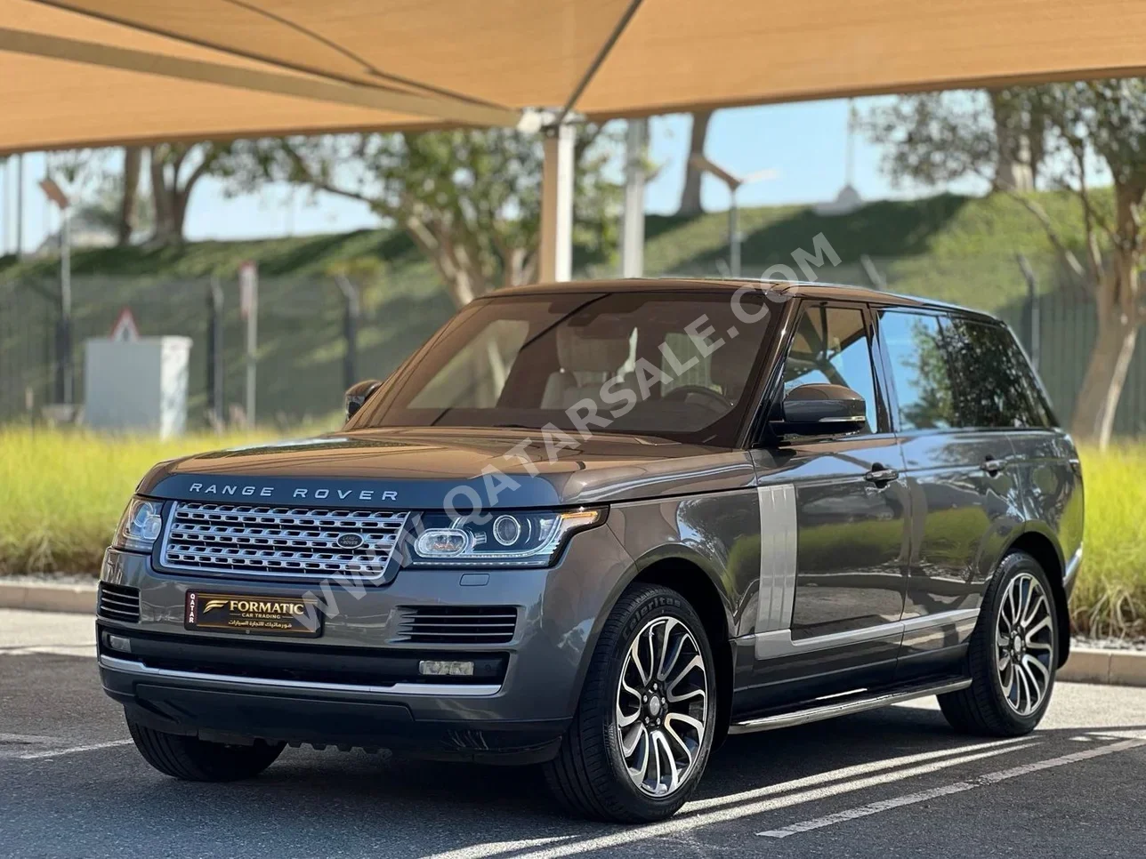 Land Rover  Range Rover  Vogue HSE  2016  Automatic  77,000 Km  8 Cylinder  Four Wheel Drive (4WD)  SUV  Gray