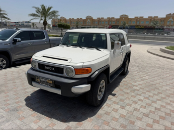 Toyota  FJ Cruiser  2013  Automatic  197,000 Km  6 Cylinder  Four Wheel Drive (4WD)  SUV  White