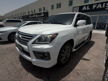 لكزس  ال اكس  570 اس  2013  اوتوماتيك  235,000 كم  8 سلندر  دفع رباعي  اس يو في  أبيض