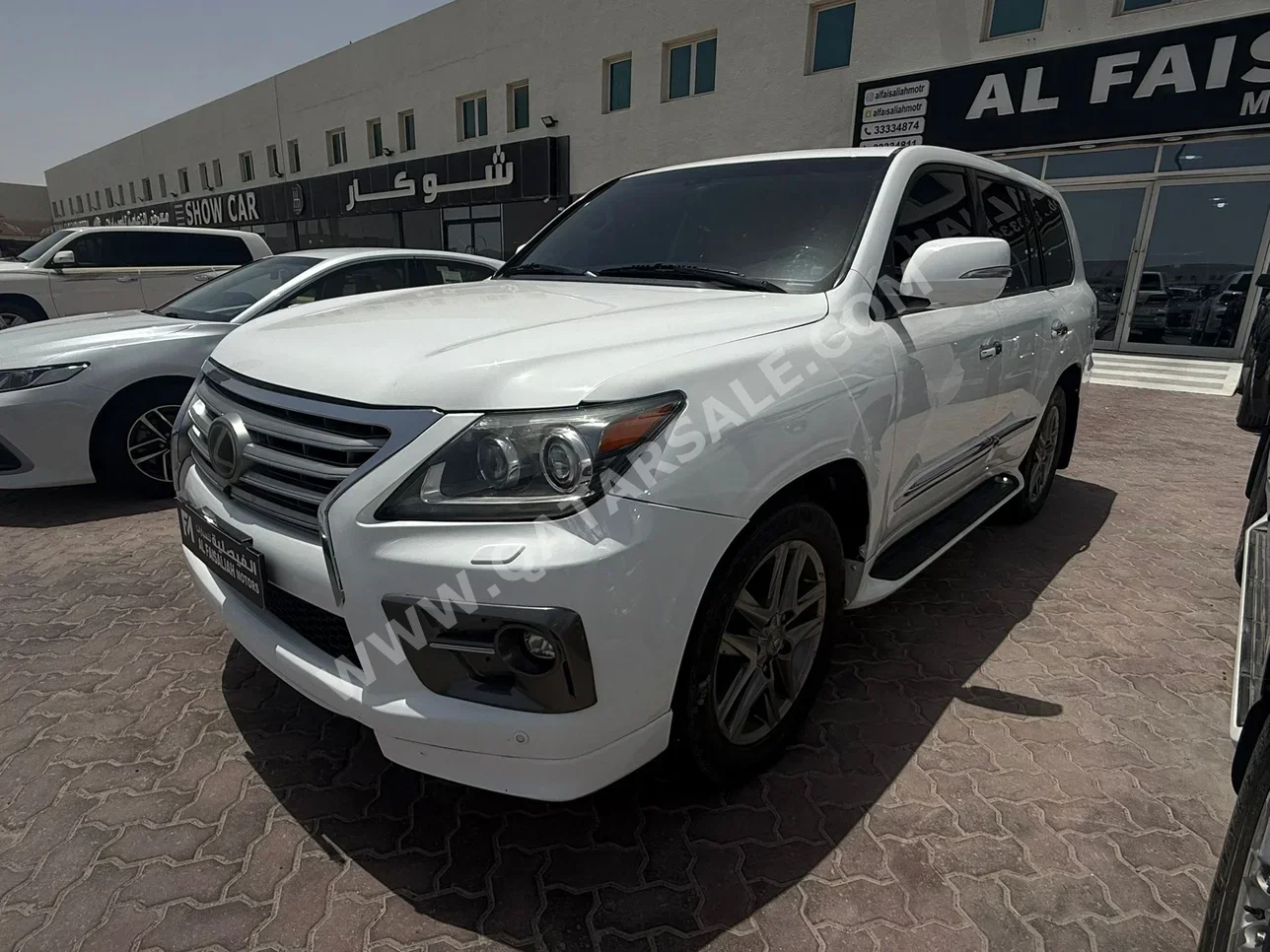 لكزس ال اكس 570 اس 2013 اوتوماتيك 235,000 كم 8 سلندر دفع رباعي اس يو في أبيض