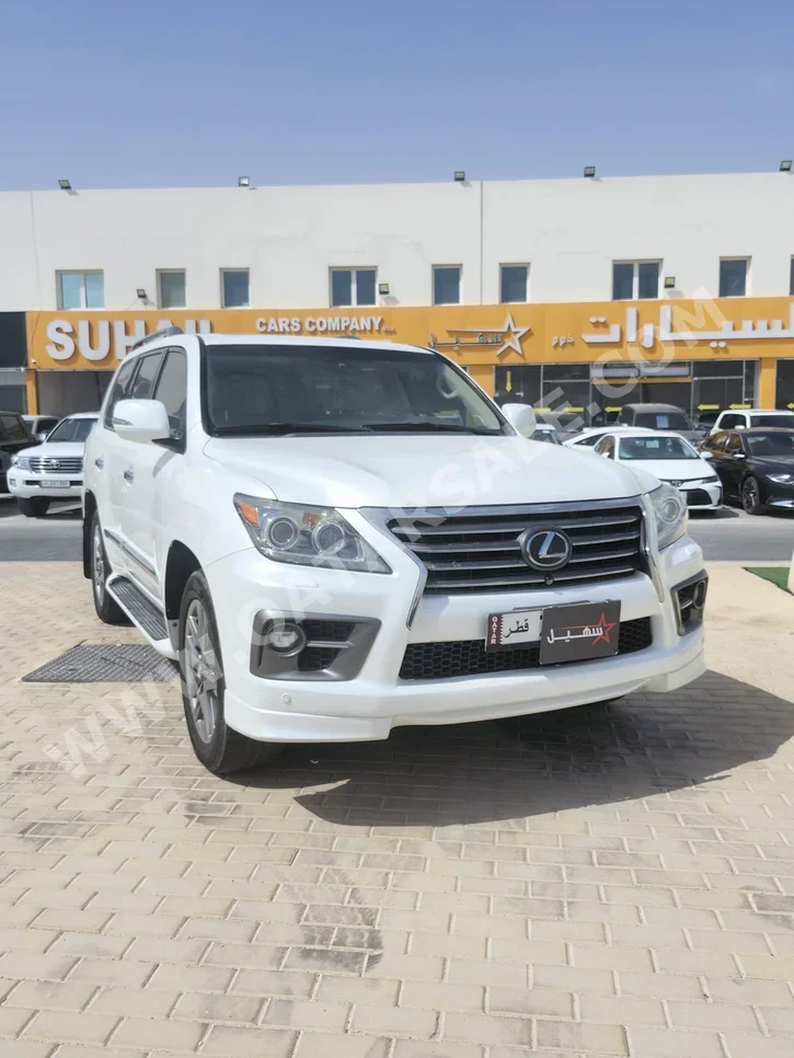 Lexus  LX  570 S  2015  Automatic  232,000 Km  8 Cylinder  Four Wheel Drive (4WD)  SUV  White
