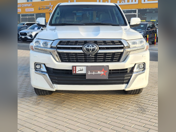Toyota  Land Cruiser  VXR  2021  Automatic  269,000 Km  8 Cylinder  Four Wheel Drive (4WD)  SUV  White