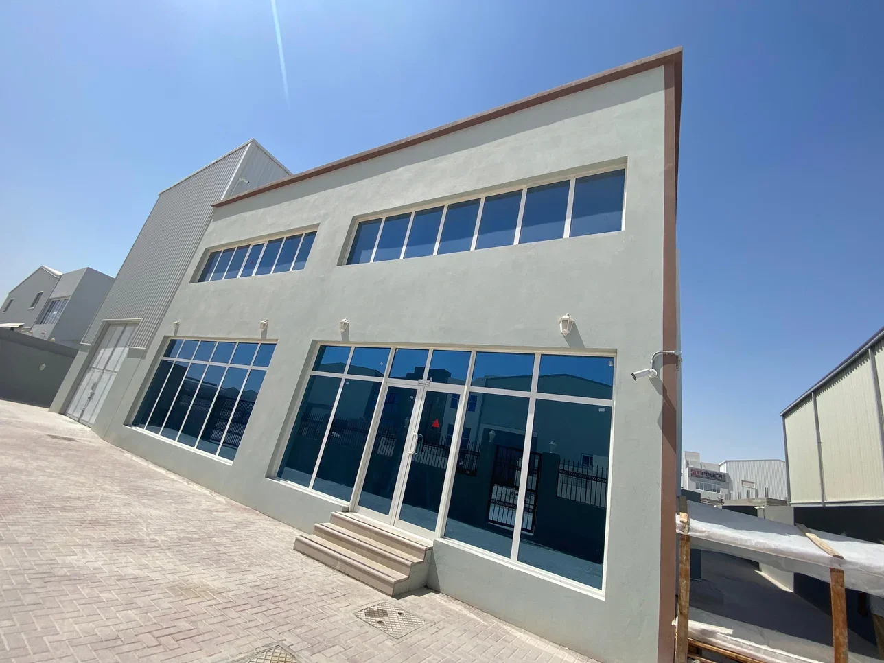 مخازن و مستودعات - الوكرة  - بركة العوامر  -المساحة: 1000 متر مربع