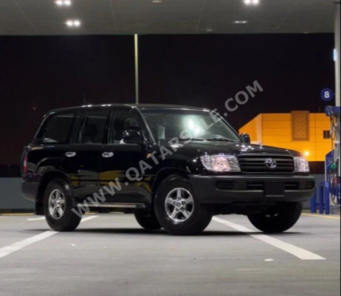 Toyota  Land Cruiser  G  2006  Manual  219,000 Km  6 Cylinder  Four Wheel Drive (4WD)  SUV  Black
