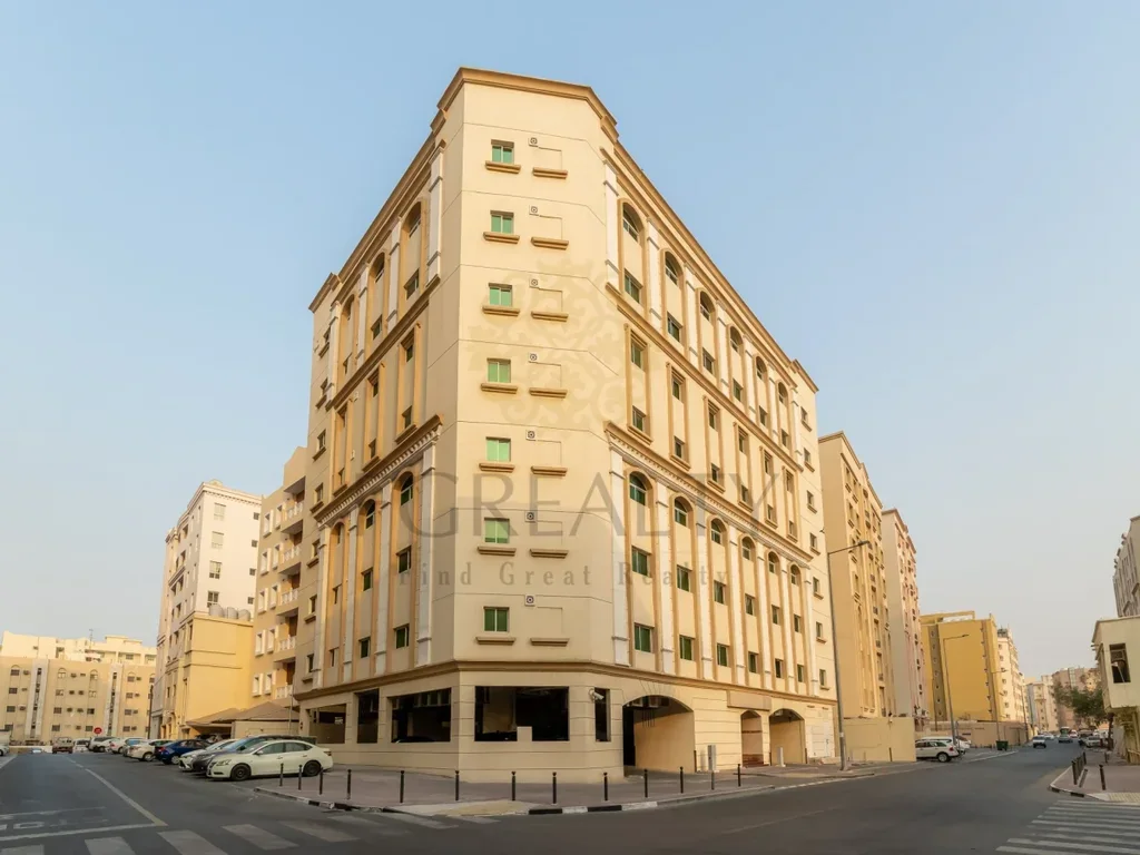 مباني ,ابراج ومجمعات - تجارية - الدوحة للبيع - أم غويلينة