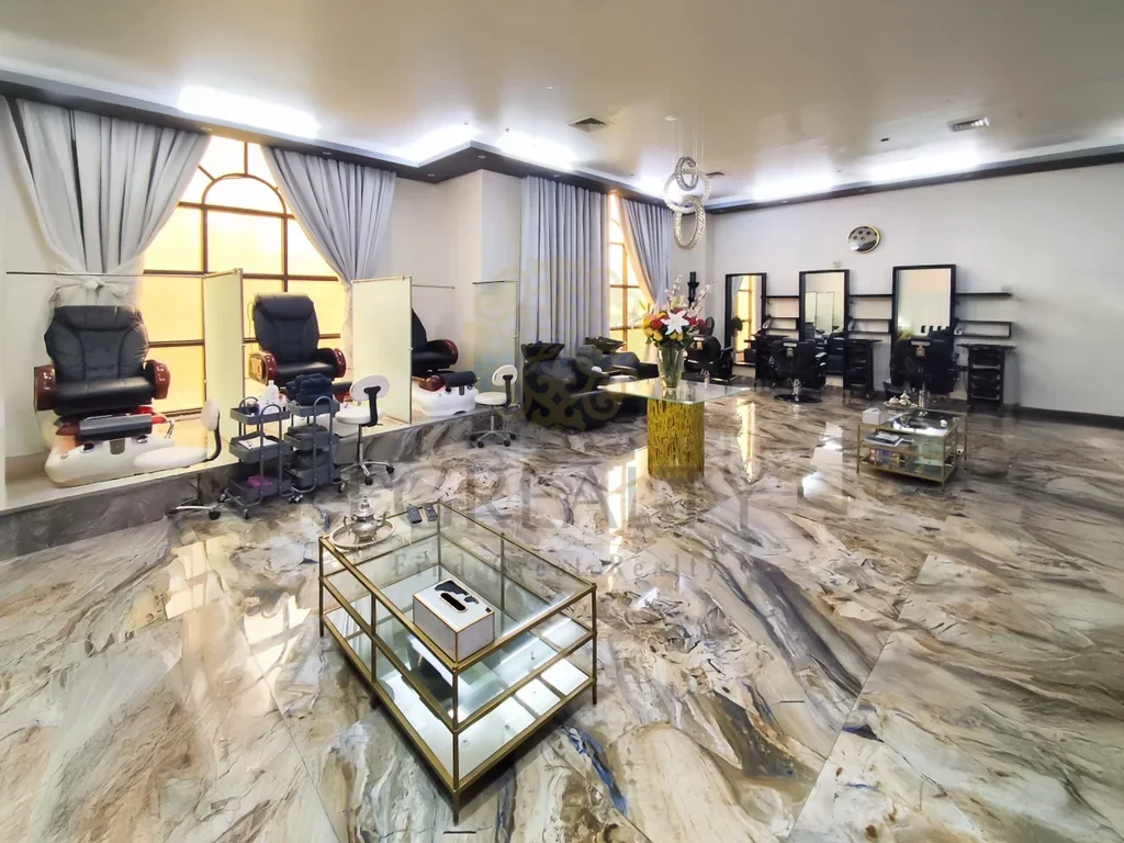 Commercial Shops - Not Furnished For Rent - Doha - Al Sadd