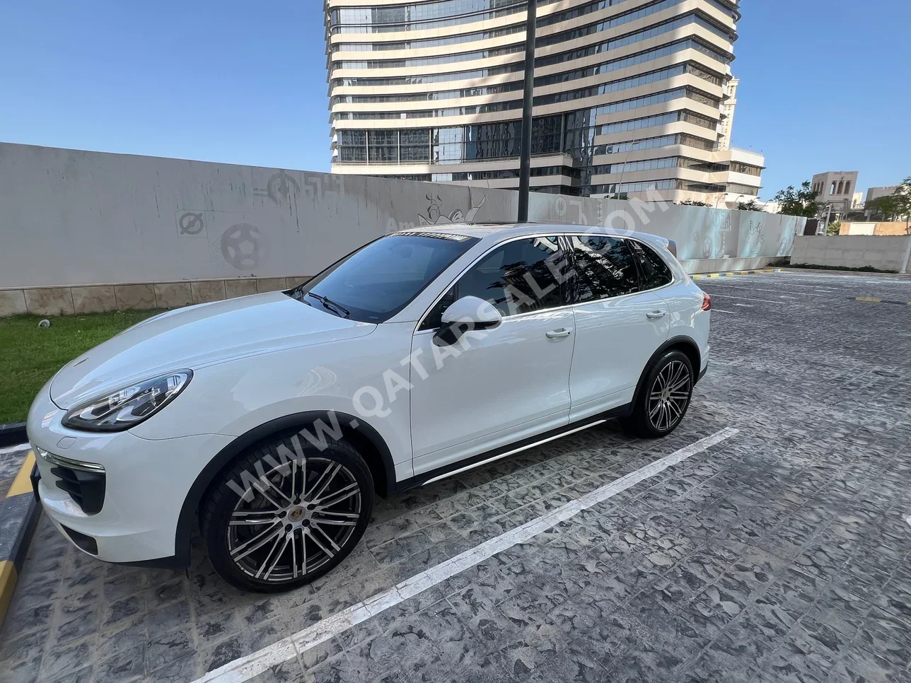 Porsche Cayenne S 2015 Automatic 112,000 Km 6 Cylinder Four Wheel Drive (4WD) SUV White