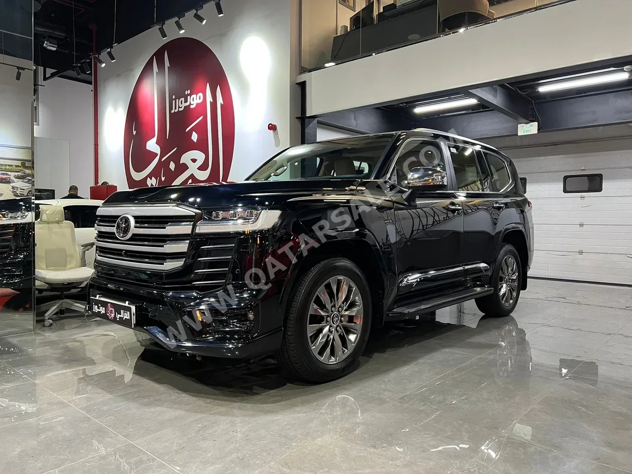 Toyota  Land Cruiser  VXR Twin Turbo  2025  Automatic  37,000 Km  6 Cylinder  Four Wheel Drive (4WD)  SUV  Black  With Warranty